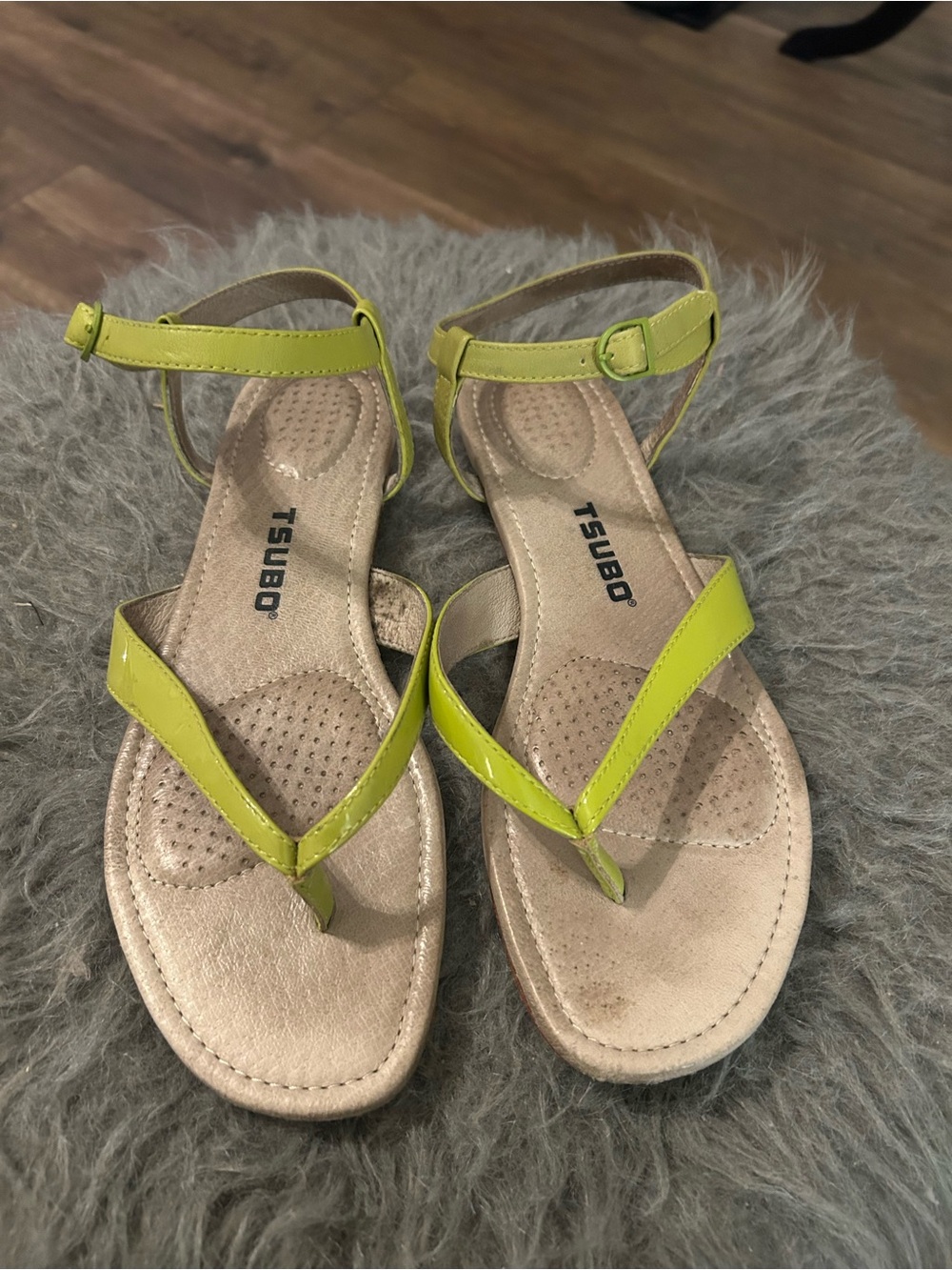 Tsubo sz 8 Lime Patent Strap Ankle Sandals